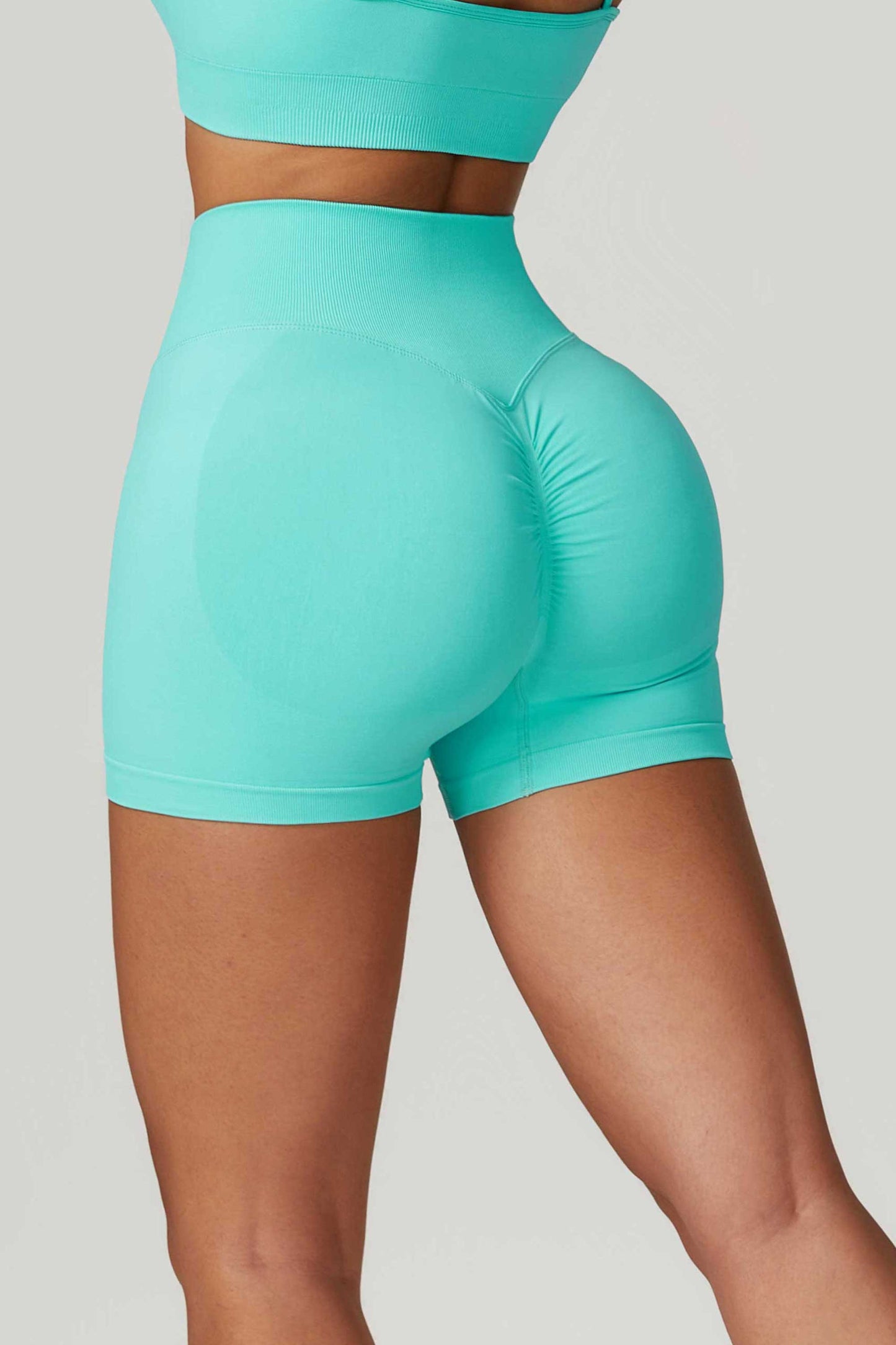HR7692-2Seamless high-waisted yoga shorts from Europe and America, designed to flatten the stomach and lift the buttocks, suitable for wearing outside for running and other sports activities
