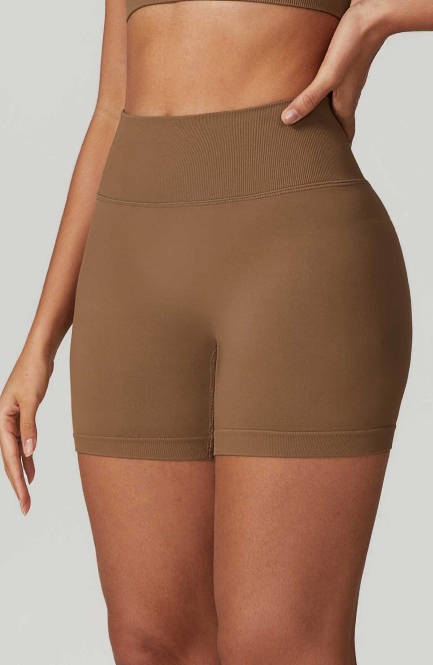 HR7692-2Seamless high-waisted yoga shorts from Europe and America, designed to flatten the stomach and lift the buttocks, suitable for wearing outside for running and other sports activities