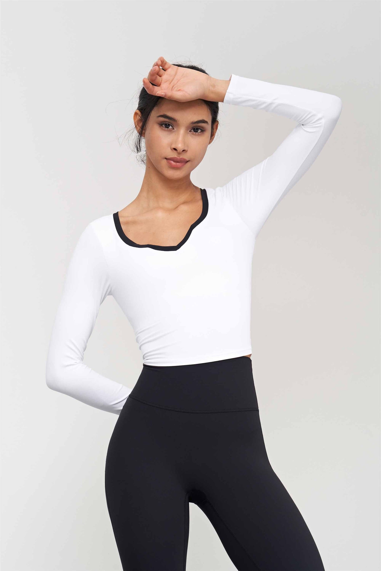 CX1572-NUF color contrast V-neck yoga wear long sleeve with chest pad autumn fitness wear top tight short swing naked yoga T-shirt woman