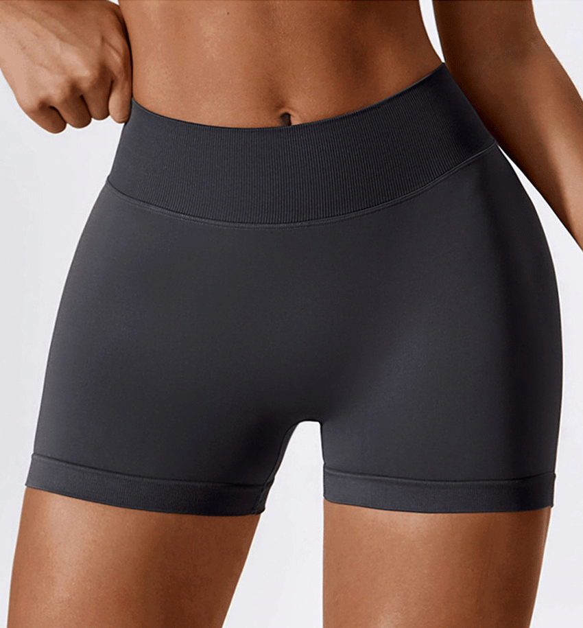 HR7137-Seamless high-waisted yoga shorts from Europe and America, designed to flatten the abdomen and lift the buttocks. These fitness shorts can be worn as outerwear for running and other sports activities